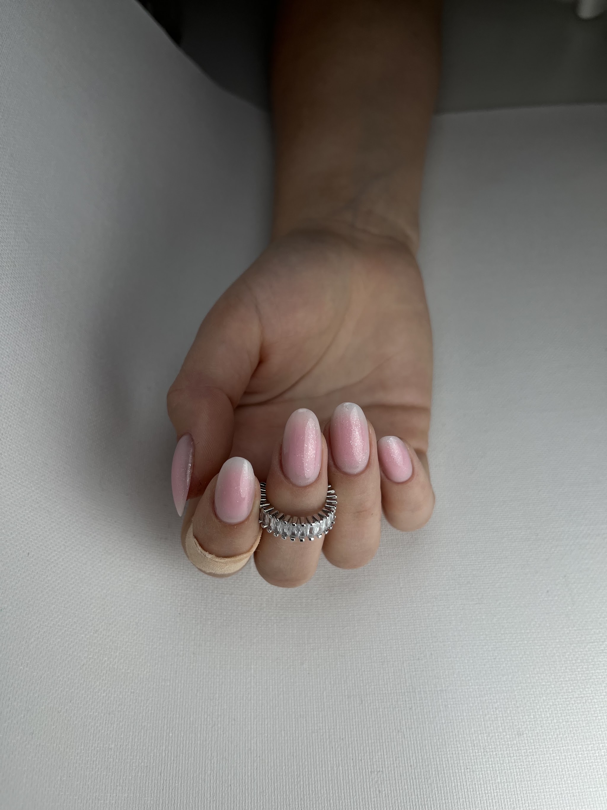Verzorgde nagels in lichtroze